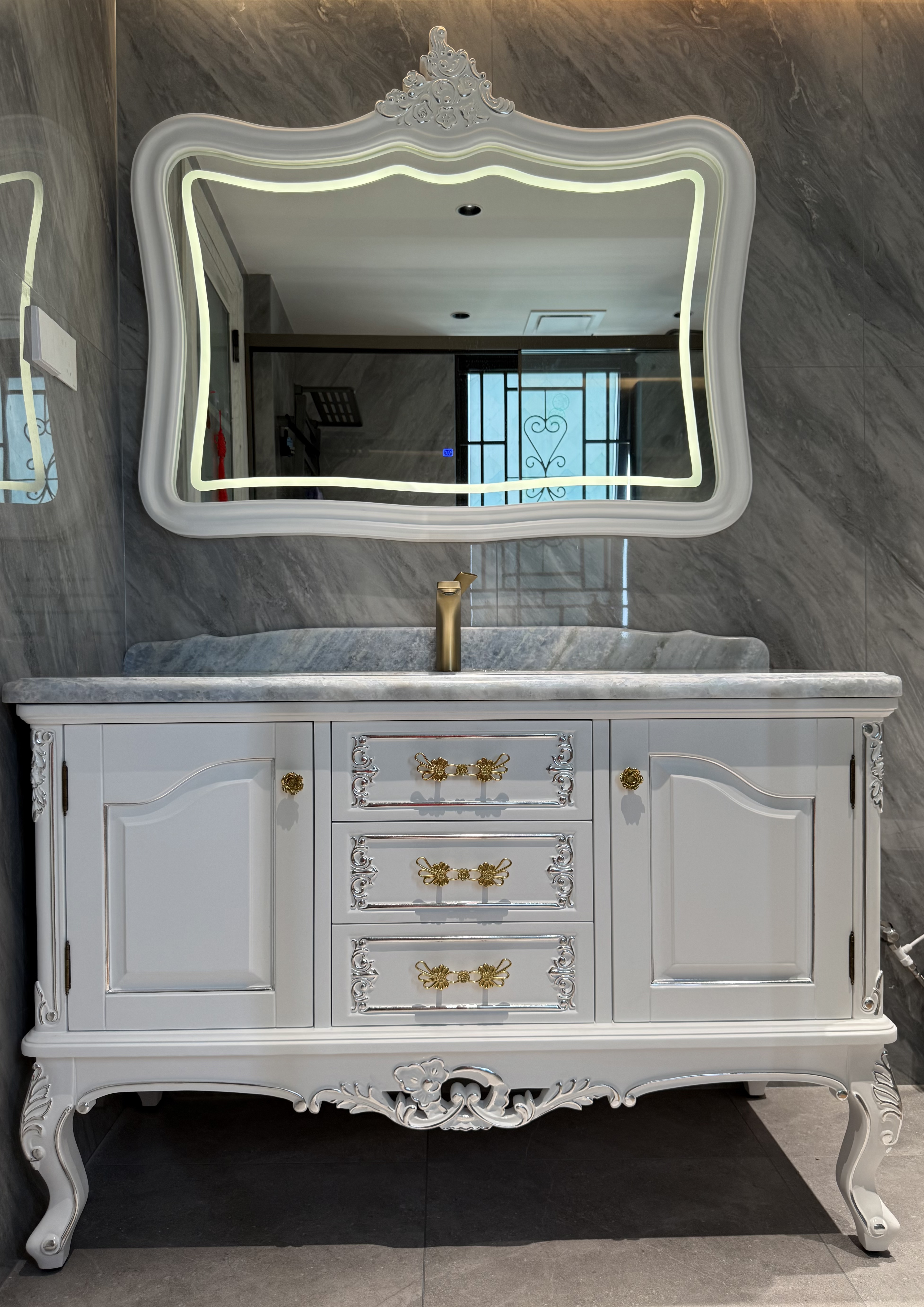 Qiandeng Lake Premium Residence — classical vanity, marble wall, LED mirror